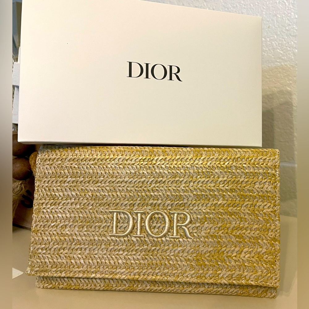 DIOR Christian Novelty Clutch Pouch
2023 Summer Rattan Beige Limited Edition